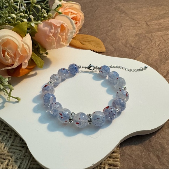 Marble Effect Beaded Bracelet with Red Splatter - Picture 3 of 5